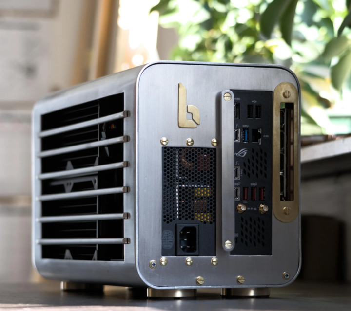 Toaster Port Computer This Custom Gaming PC Looks Like a Toaster, but It’s a Beast ...
